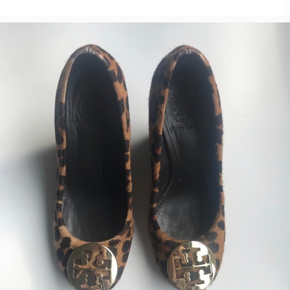 Tory Burch “Sally” leopard size 6 wedge - Picture 2 of 4